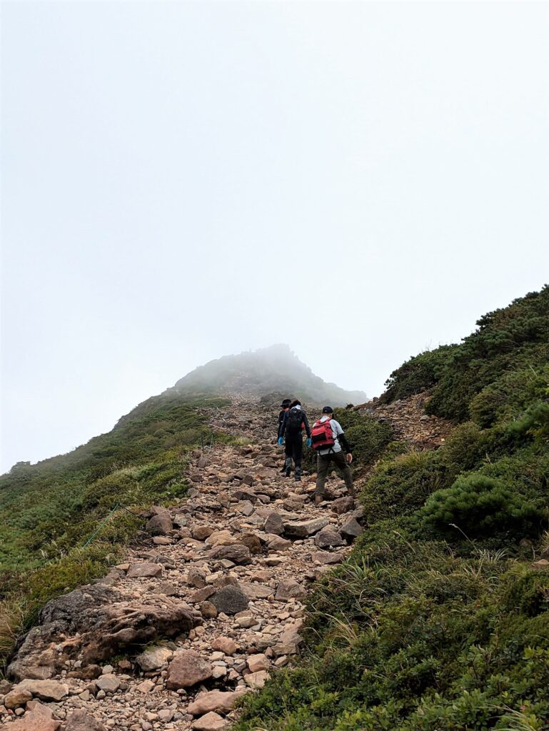 朝日岳まであと少し